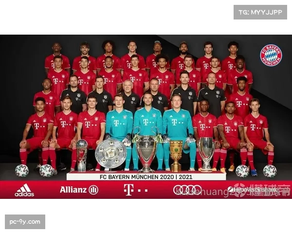 拜仁更衣室赛后庆祝画面,圣诞冠军传统合影 拜仁更衣室赛后庆祝画面,圣诞冠军传统合影